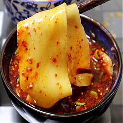 陜西特色美食楊陵蘸水面（褲帶面）